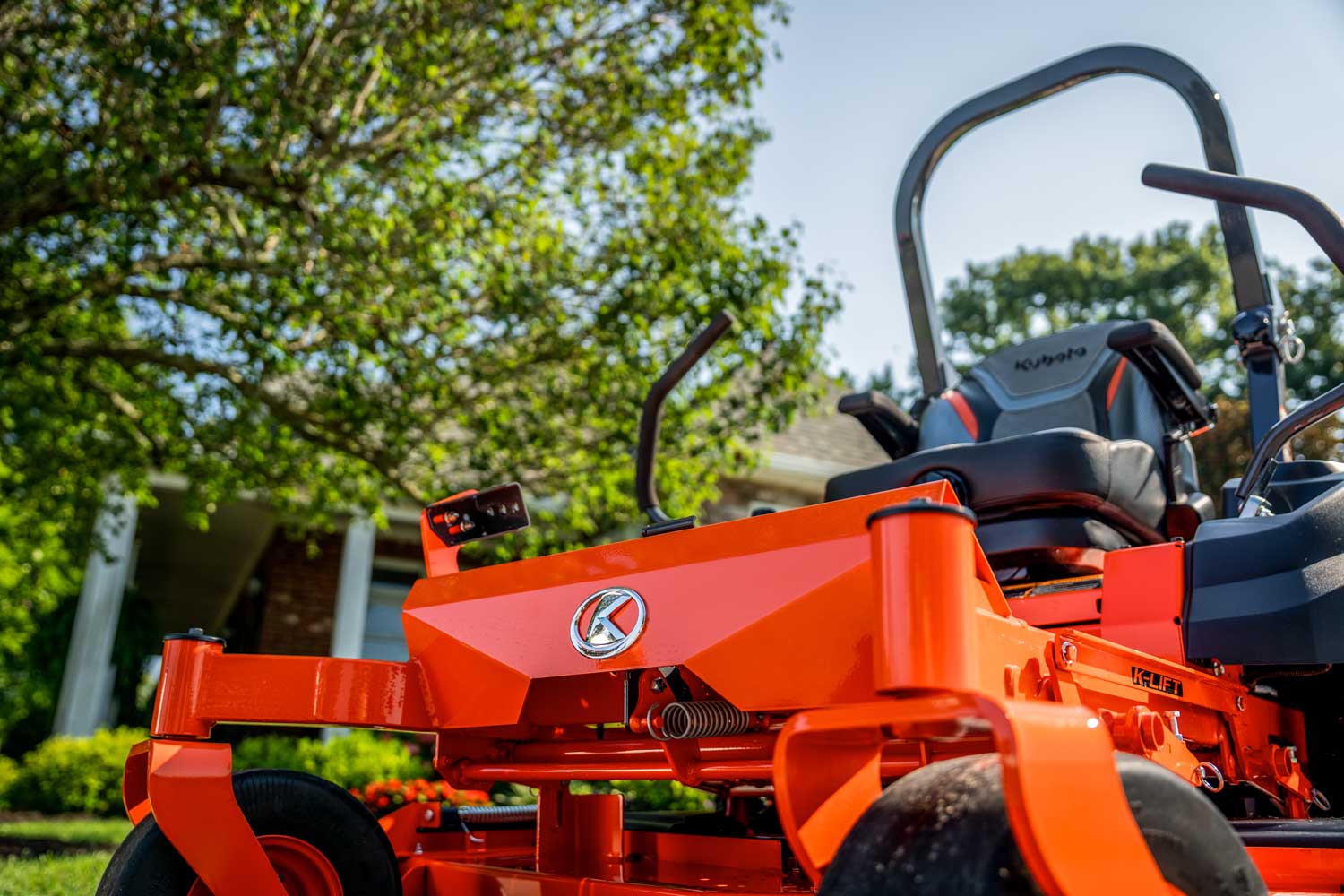 GR 大胆不敵「鳶沢みさき」+特製ローダー Z400 SERIES MOWERS - Brooks Sales, Inc.
